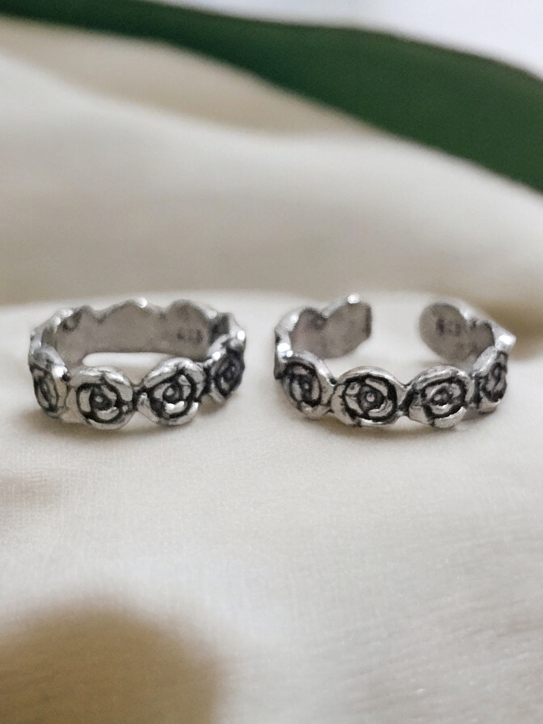 Roses Toes Rings Lumba Rakhi - PSA Jewels