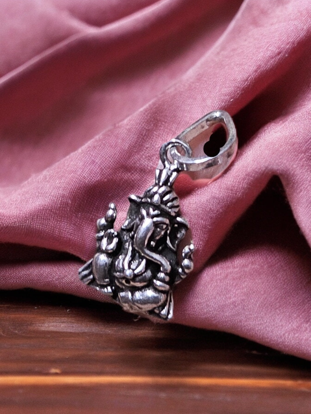 Auspicious Ganpathy Pendant Lumba Rakhi - PSA Jewels