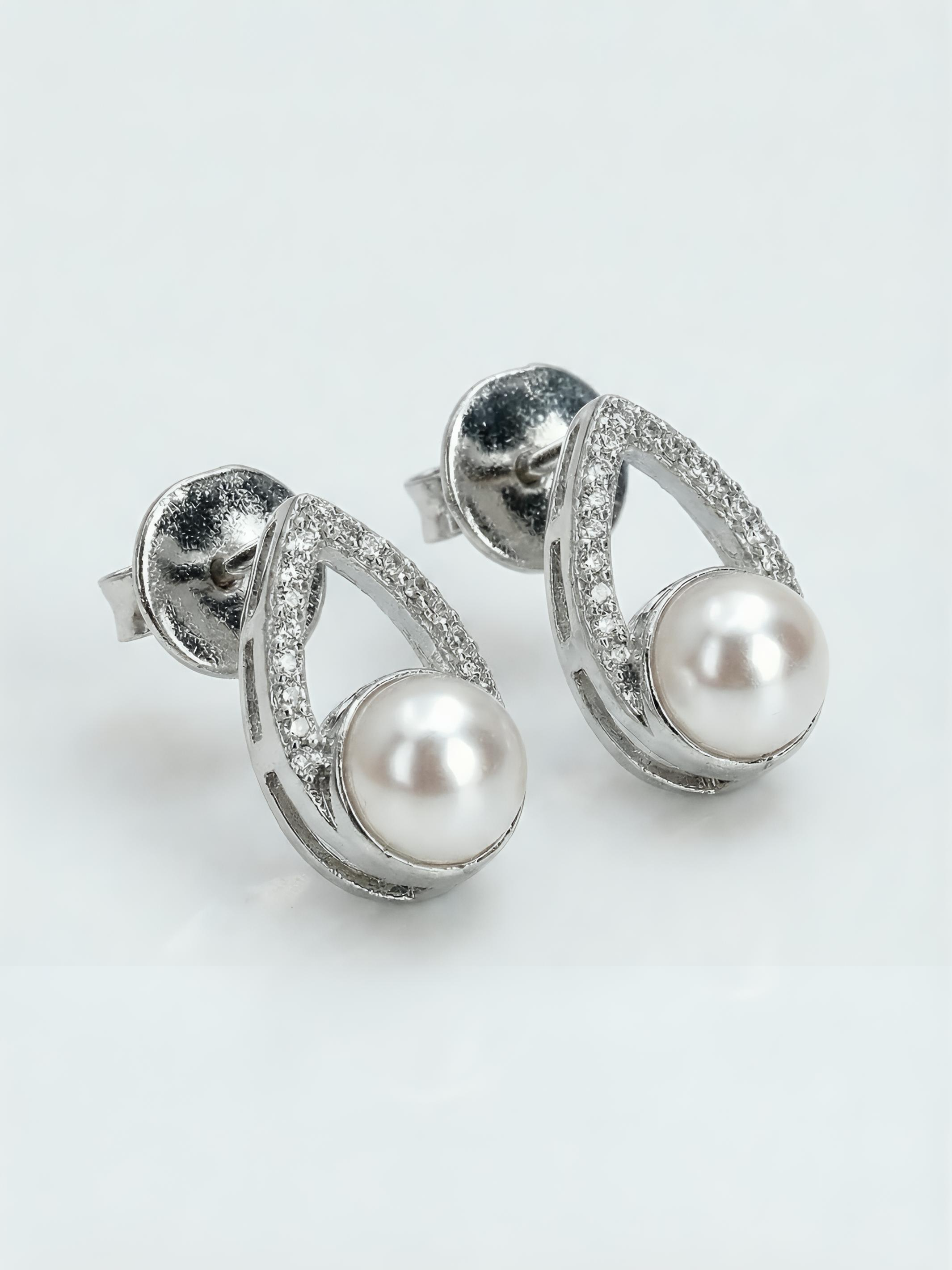 Dainty Pearl Pure Silver Earring