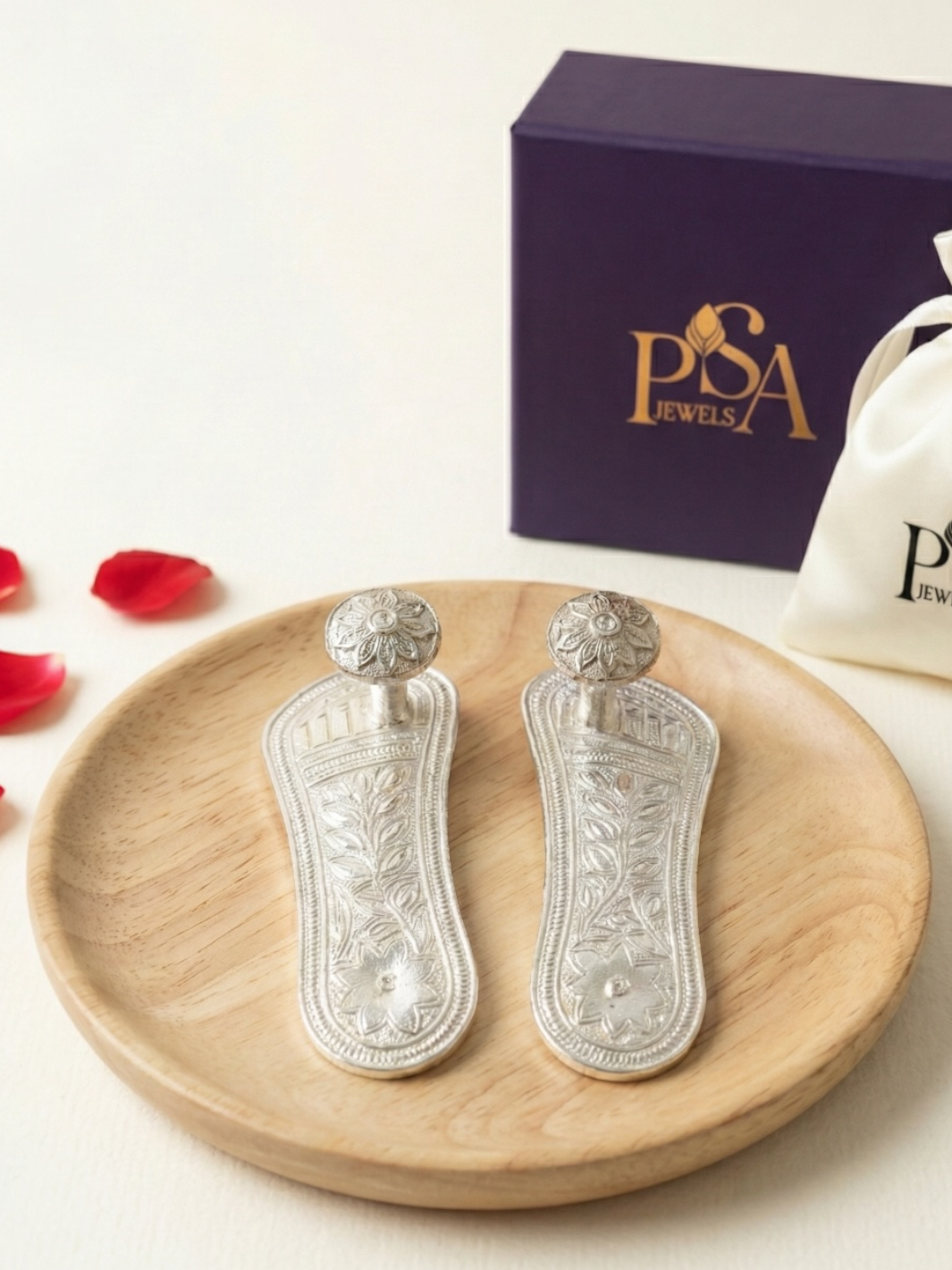 Ladoo Gopal Special Pure Silver Hamper / Gift Box