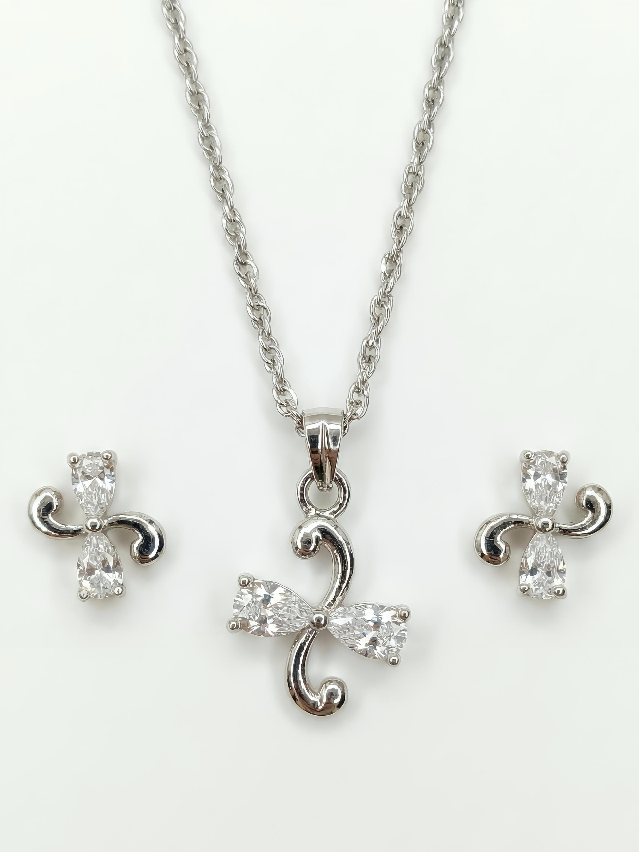 Sterling Silver Looped Clover Pendant Set