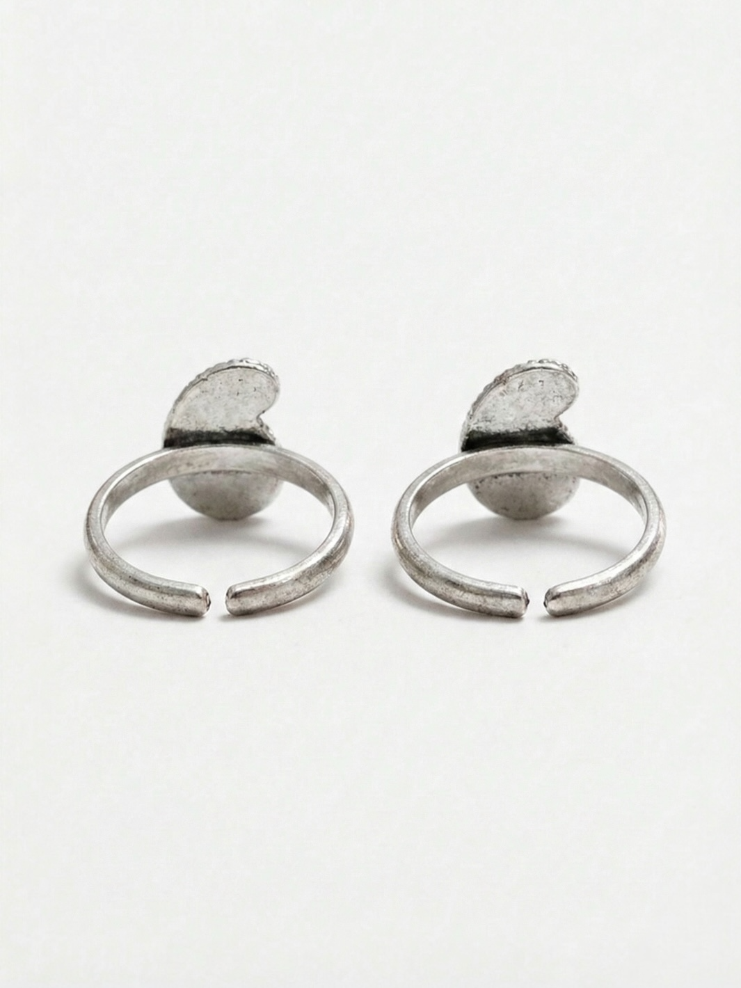 Artistic Pan Shaped Pure Silver Toe Rings
