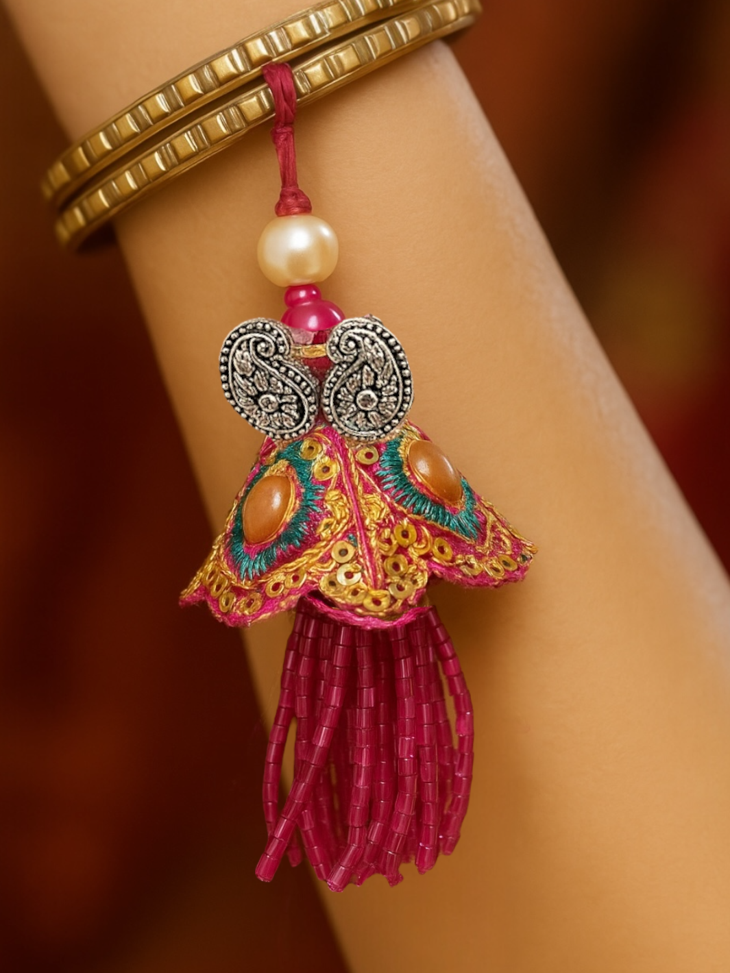 Artistic Pan Shaped Toes Rings Lumba Rakhi