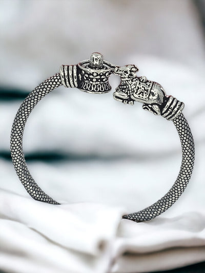 Lord Shiva Shivling with Nandi Embossed Lockable  Bracelet