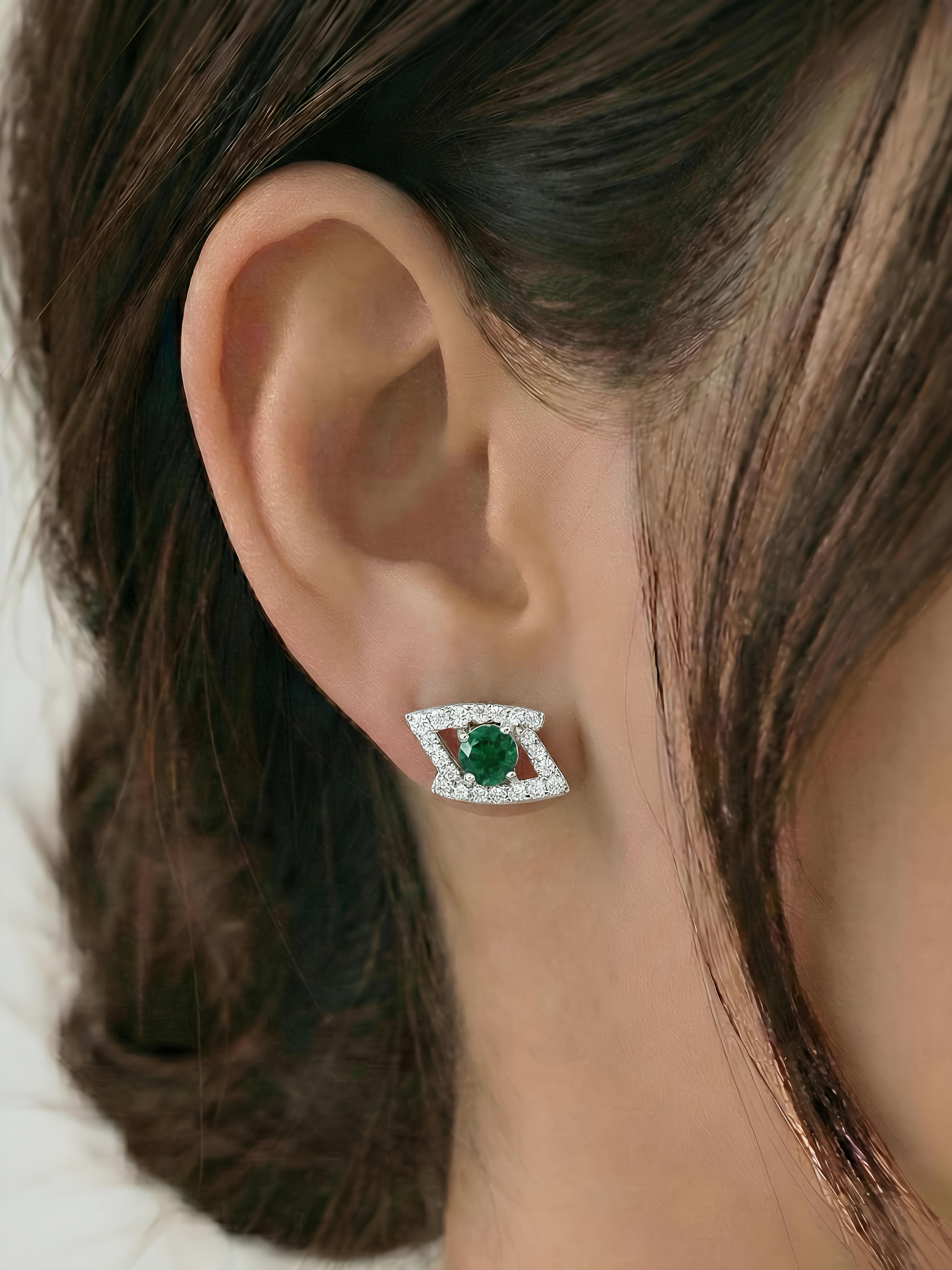 Pure Silver Contours of Leaves Earring with Green Sapphire