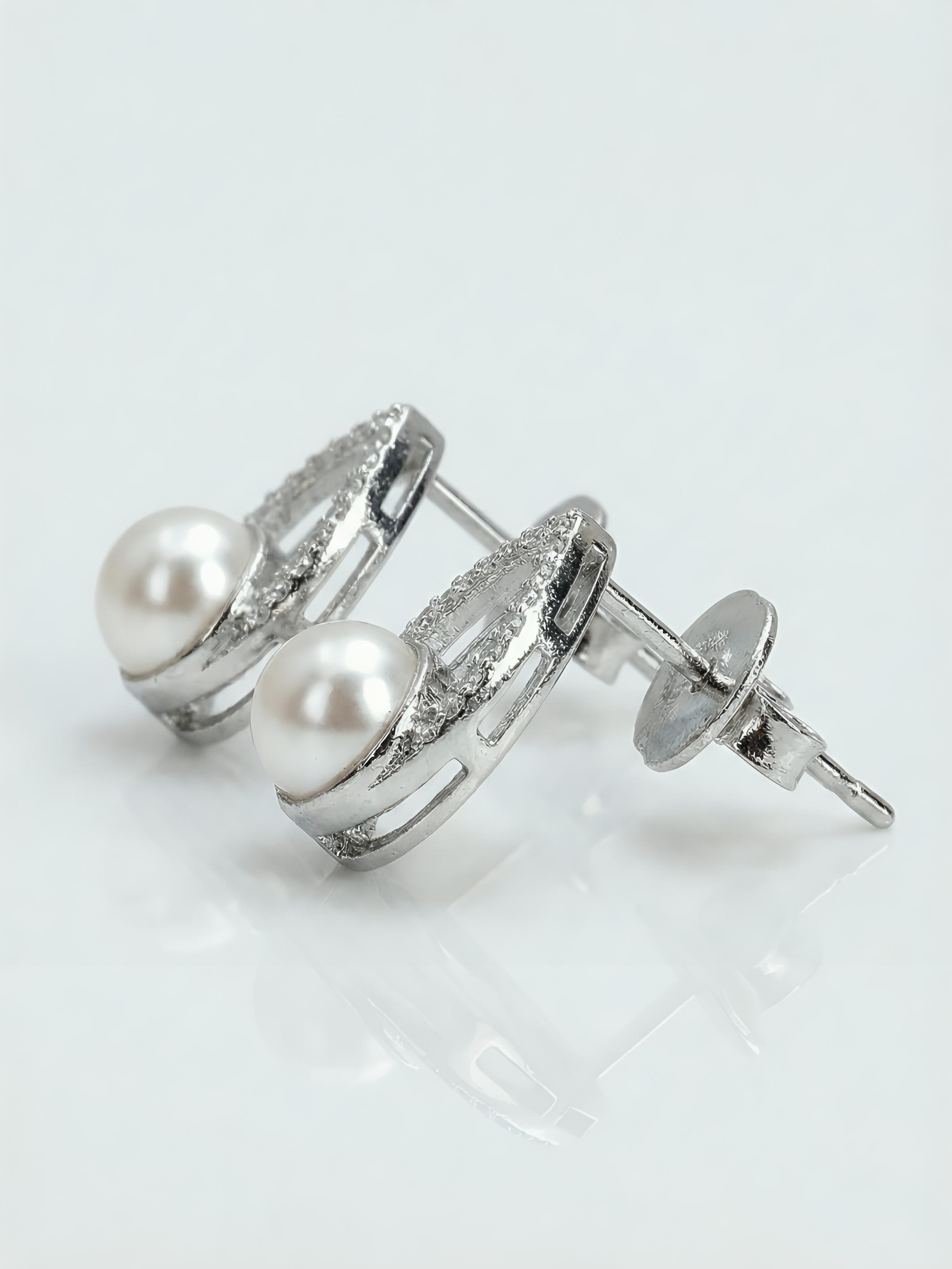 Dainty Pearl Pure Silver Earring